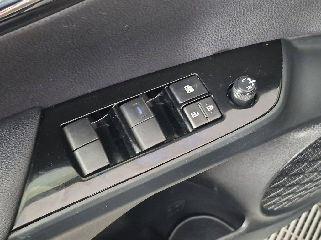 2021 Toyota Prius LE