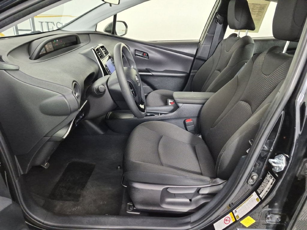 2021 Toyota Prius LE
