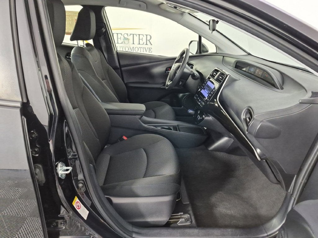 2021 Toyota Prius LE