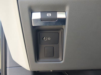 2023 Land Rover Defender 110 SE
