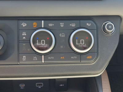 2023 Land Rover Defender 110 SE