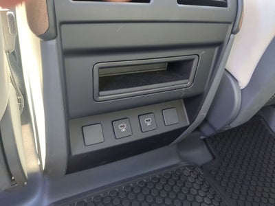 2023 Land Rover Defender 110 SE