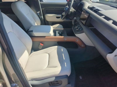 2023 Land Rover Defender 110 SE