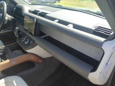 2023 Land Rover Defender 110 SE