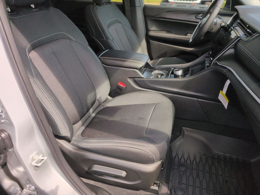 2026 Jeep Grand Cherokee Laredo X