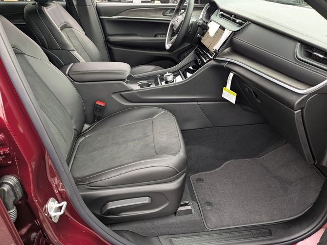 2026 Jeep Grand Cherokee Altitude