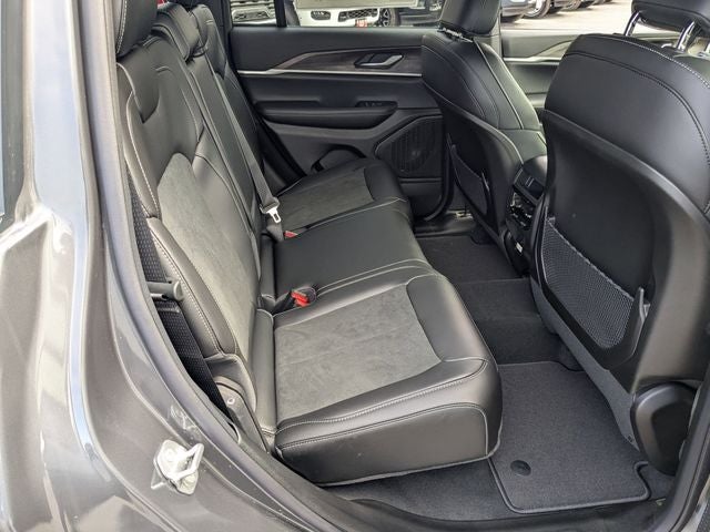 2026 Jeep Grand Cherokee Altitude