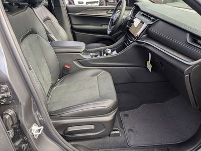 2026 Jeep Grand Cherokee Altitude