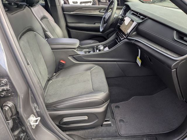 2026 Jeep Grand Cherokee Altitude