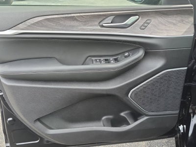 2027 Jeep Grand Cherokee Limited Reserve