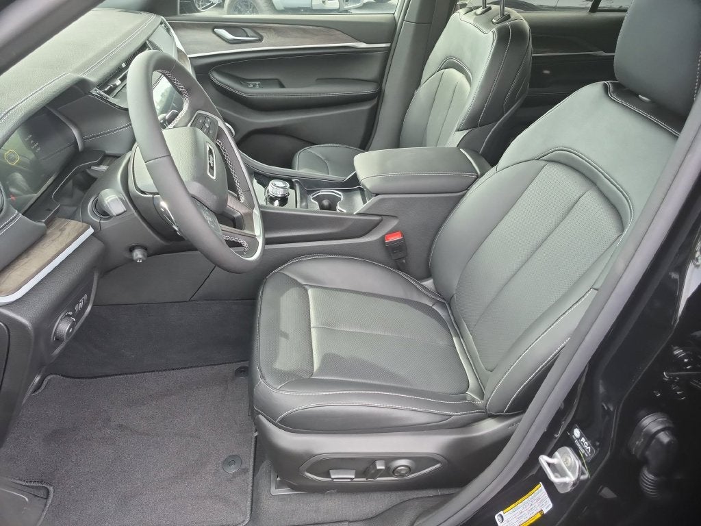 2027 Jeep Grand Cherokee Limited Reserve