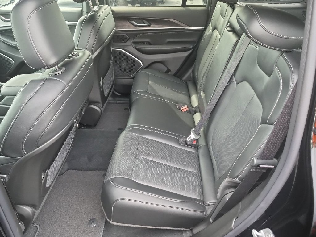 2027 Jeep Grand Cherokee Limited Reserve