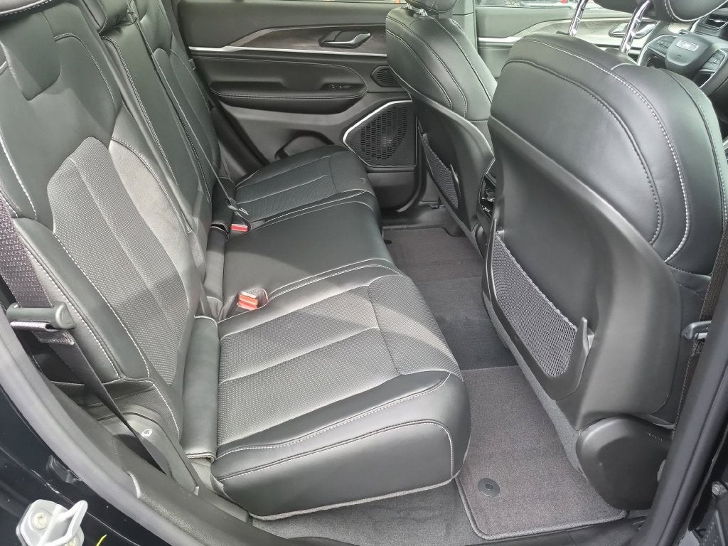 2027 Jeep Grand Cherokee Limited Reserve
