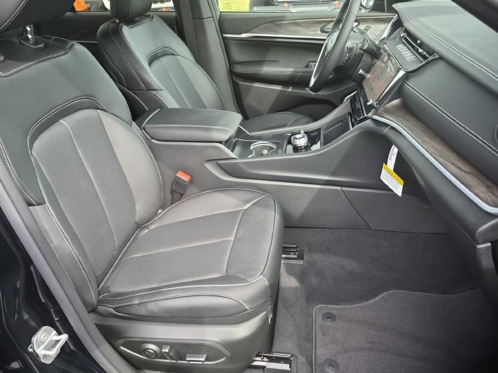 2027 Jeep Grand Cherokee Limited Reserve