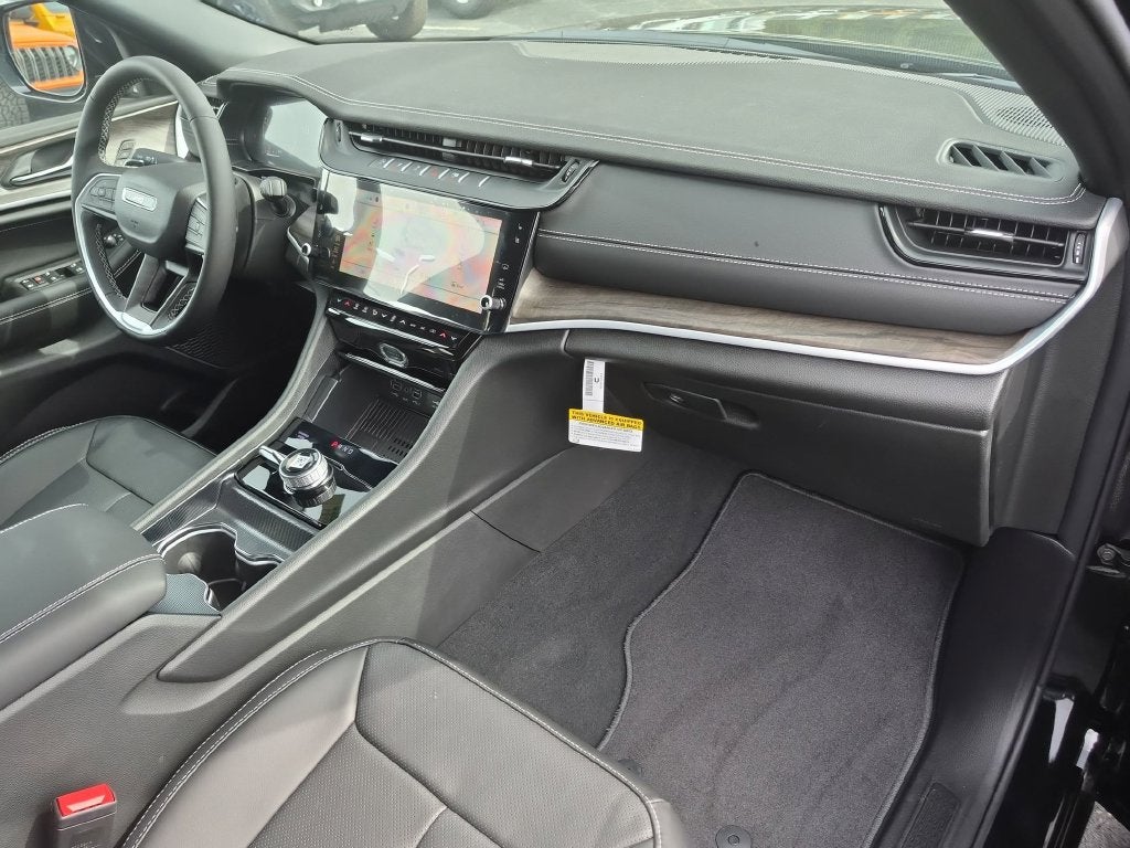 2027 Jeep Grand Cherokee Limited Reserve