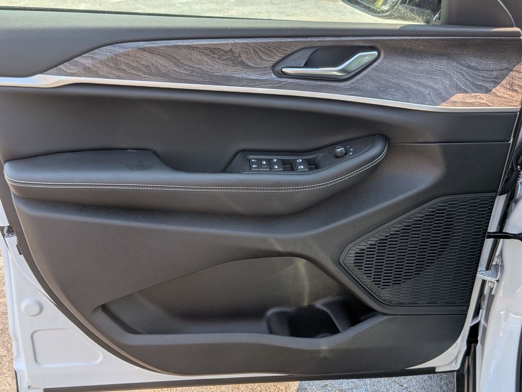 2027 Jeep Grand Cherokee L Laredo Altitude