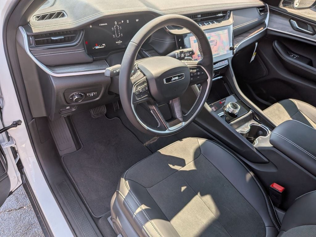 2027 Jeep Grand Cherokee L Laredo Altitude