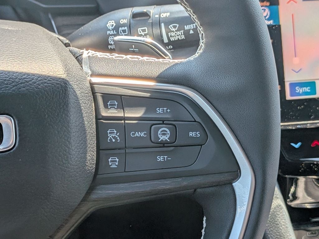 2027 Jeep Grand Cherokee L Laredo Altitude