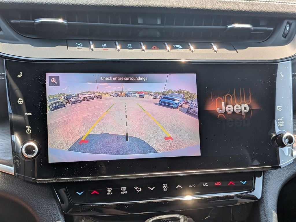 2027 Jeep Grand Cherokee L Laredo Altitude