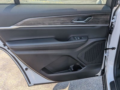 2027 Jeep Grand Cherokee L Laredo Altitude