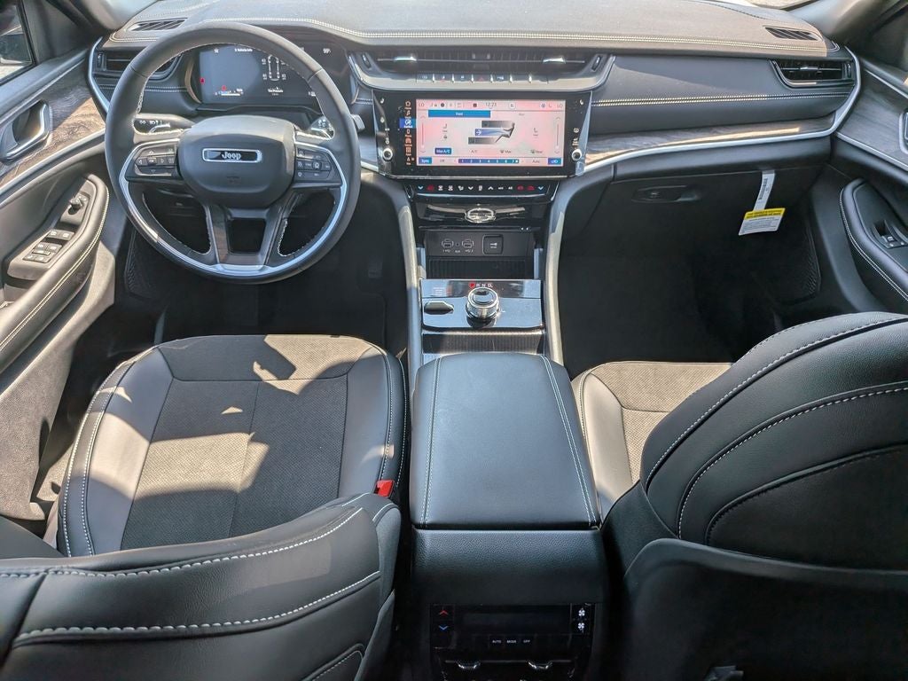 2027 Jeep Grand Cherokee L Laredo Altitude