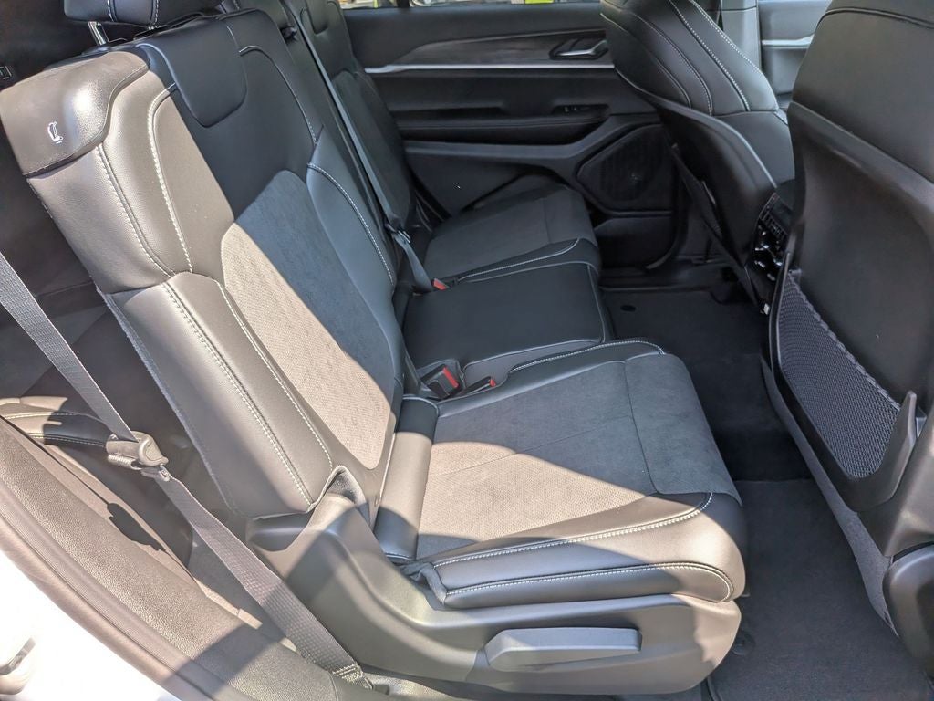 2027 Jeep Grand Cherokee L Laredo Altitude