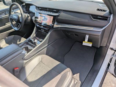 2027 Jeep Grand Cherokee L Laredo Altitude