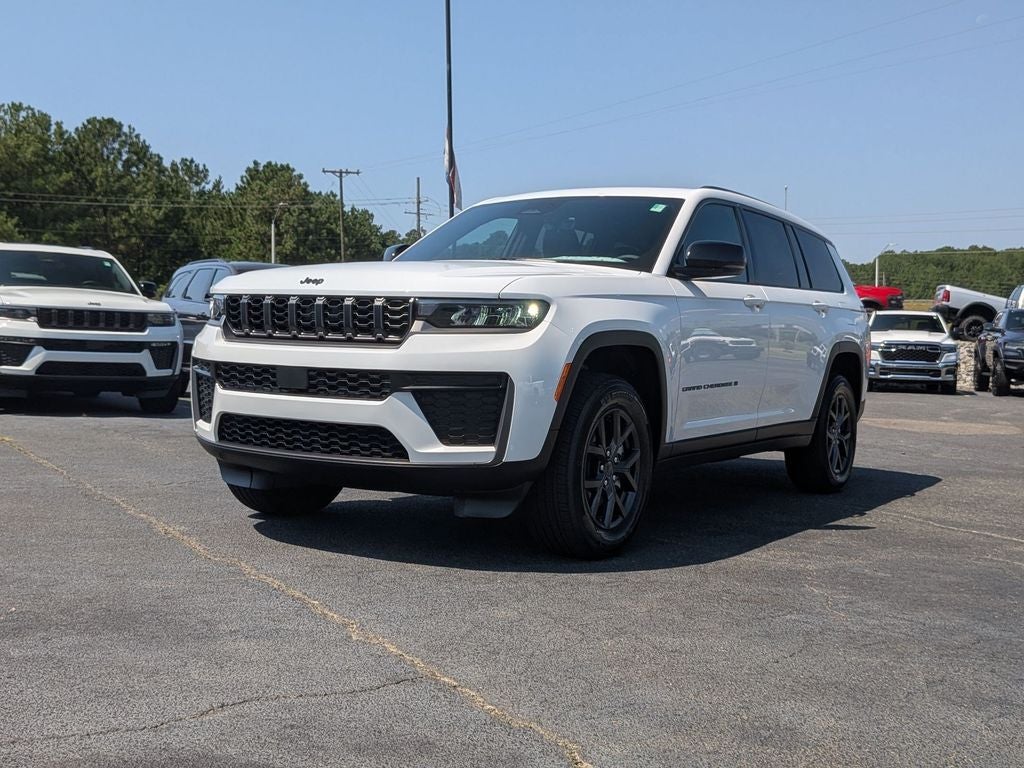 2027 Jeep Grand Cherokee L Laredo Altitude