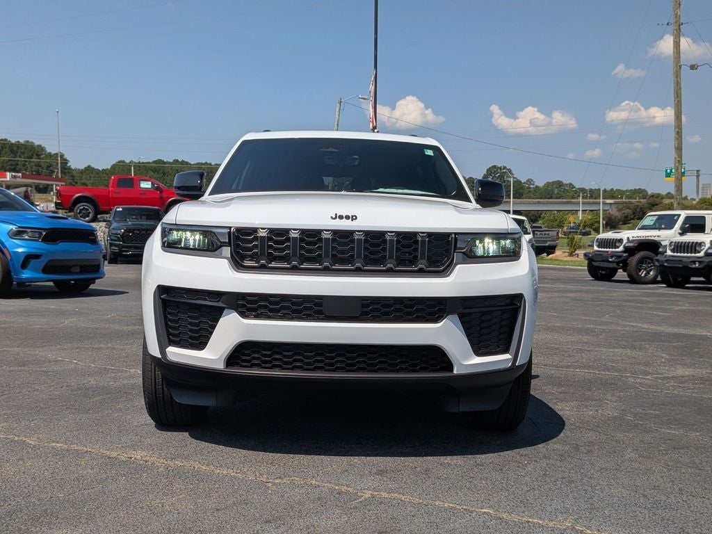 2027 Jeep Grand Cherokee L Laredo Altitude