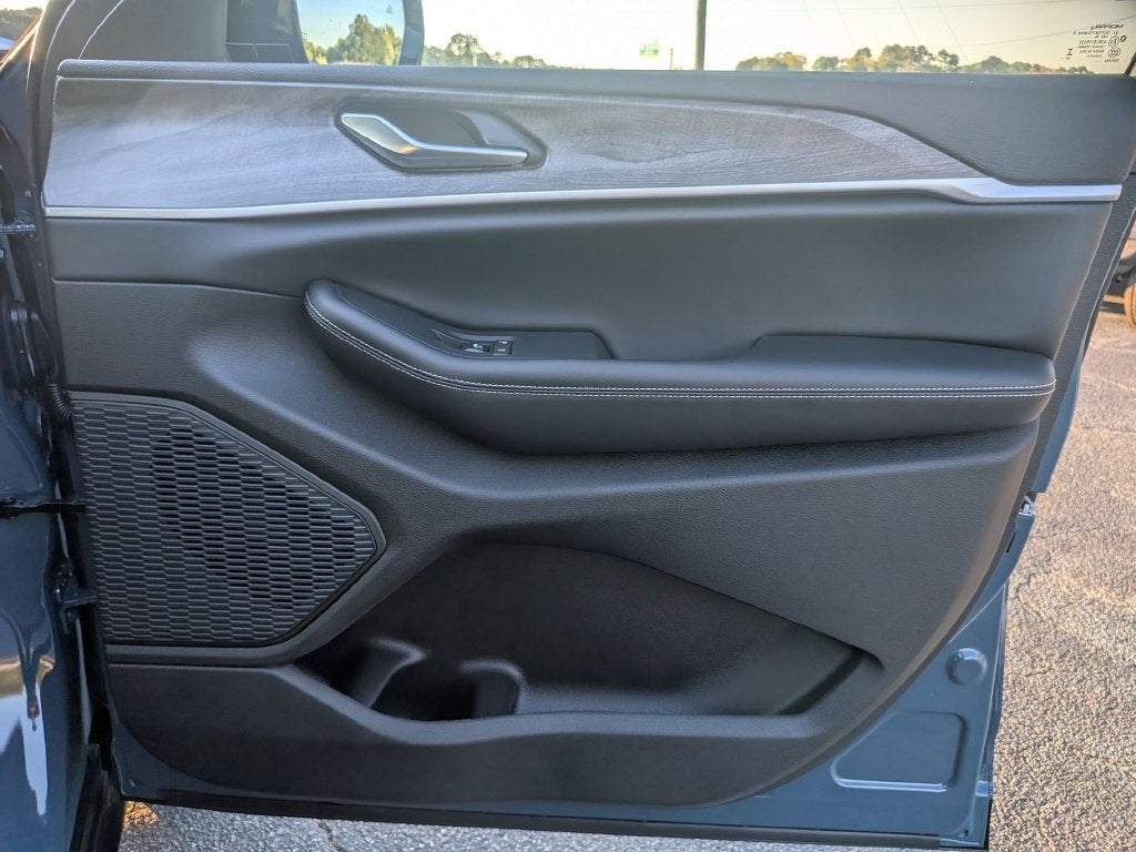 2027 Jeep Grand Cherokee L Limited