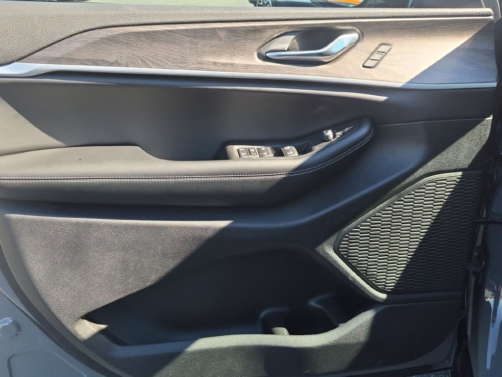 2027 Jeep Grand Cherokee L Limited
