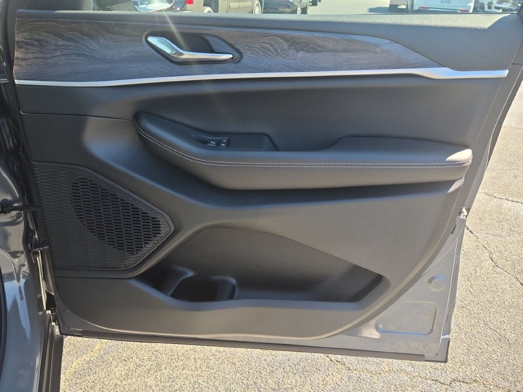 2027 Jeep Grand Cherokee L Limited