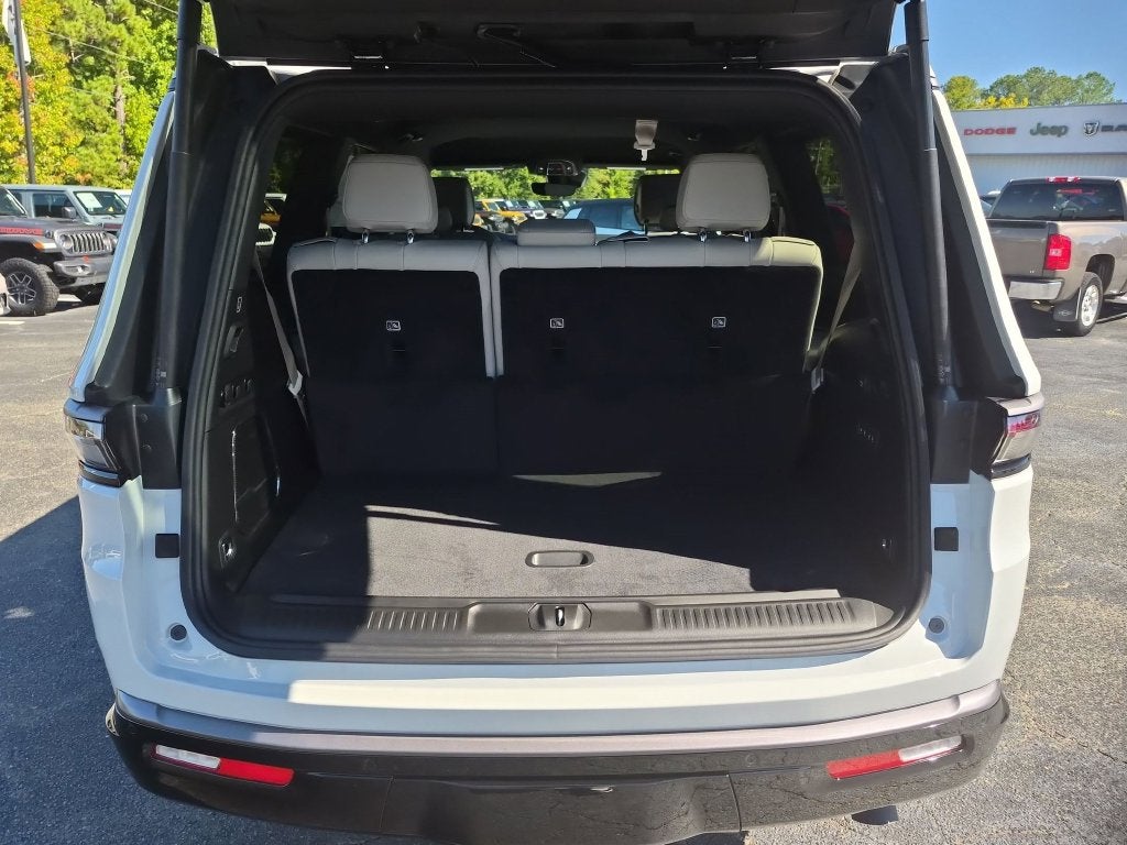 2027 Jeep Grand Wagoneer Limited Altitude