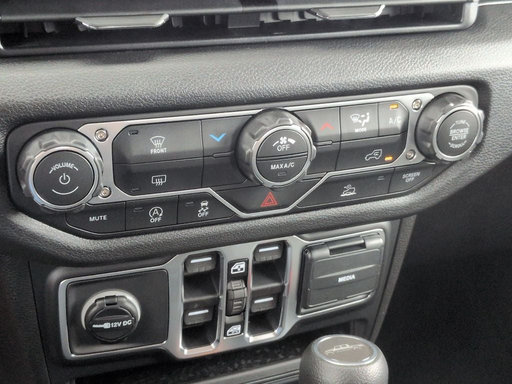 2026 Jeep Gladiator Sport