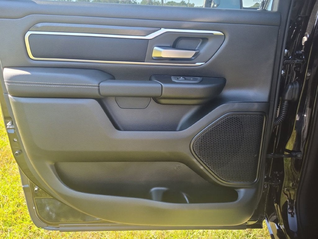 2027 RAM 1500 Big Horn/Lone Star