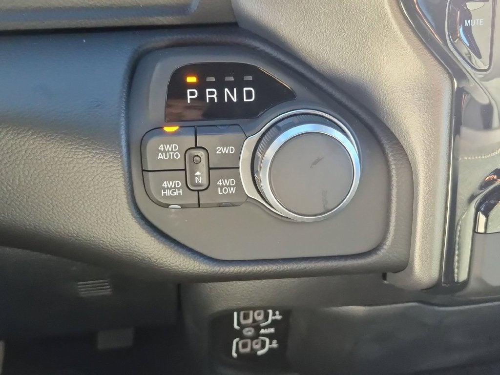 2027 RAM 1500 Big Horn/Lone Star