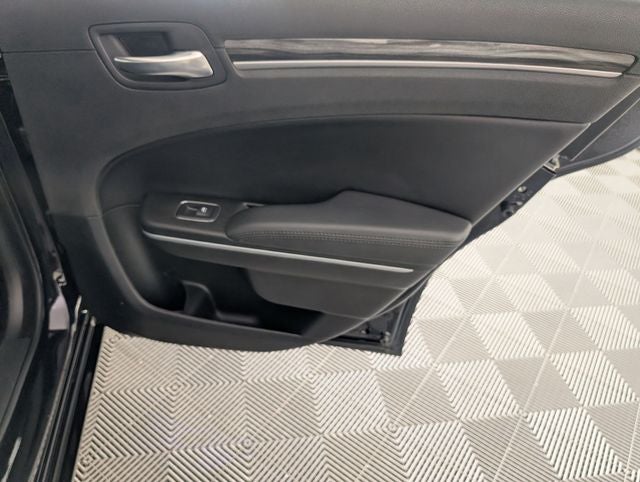 2022 Chrysler 300 Touring