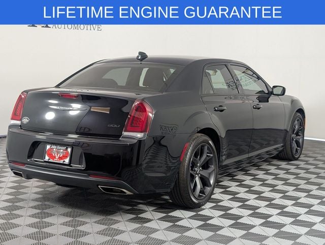 2022 Chrysler 300 Touring