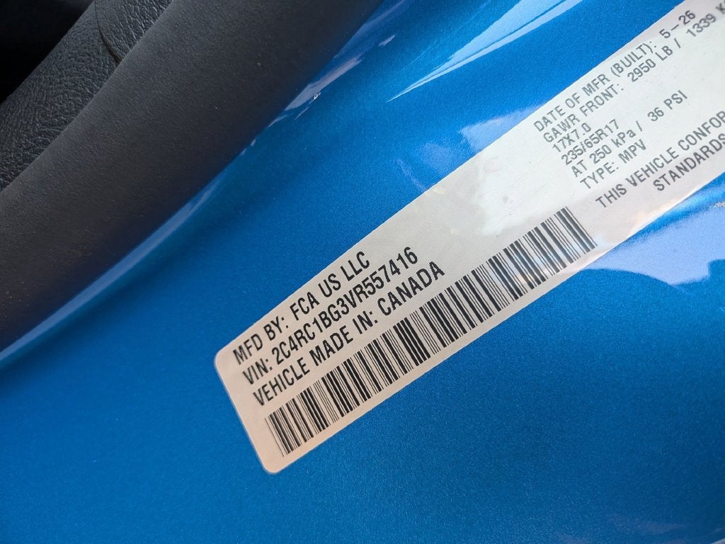 2027 Chrysler Pacifica Select