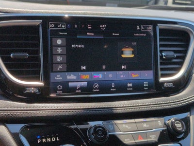 2027 Chrysler Pacifica Select