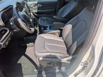 2027 Chrysler Pacifica LX