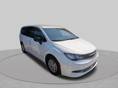 2027 Chrysler Pacifica LX