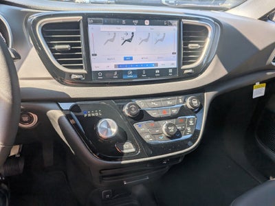 2027 Chrysler Pacifica LX