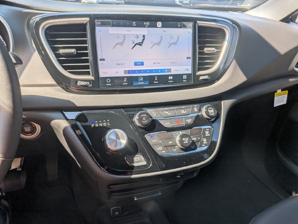 2027 Chrysler Pacifica LX