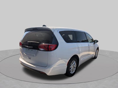 2027 Chrysler Pacifica LX