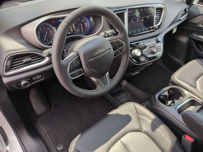 2027 Chrysler Pacifica LX