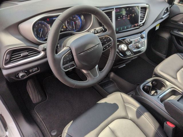 2027 Chrysler Pacifica LX