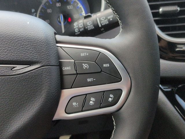 2027 Chrysler Pacifica LX