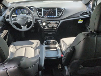 2027 Chrysler Pacifica LX