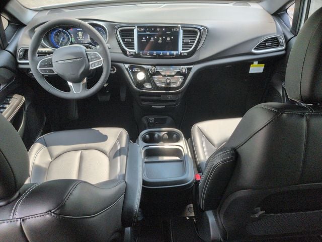 2027 Chrysler Pacifica LX